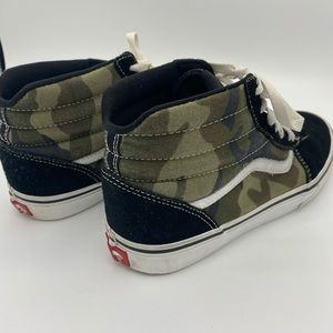 Vans sk8 high top black and camo size 5.5 youth